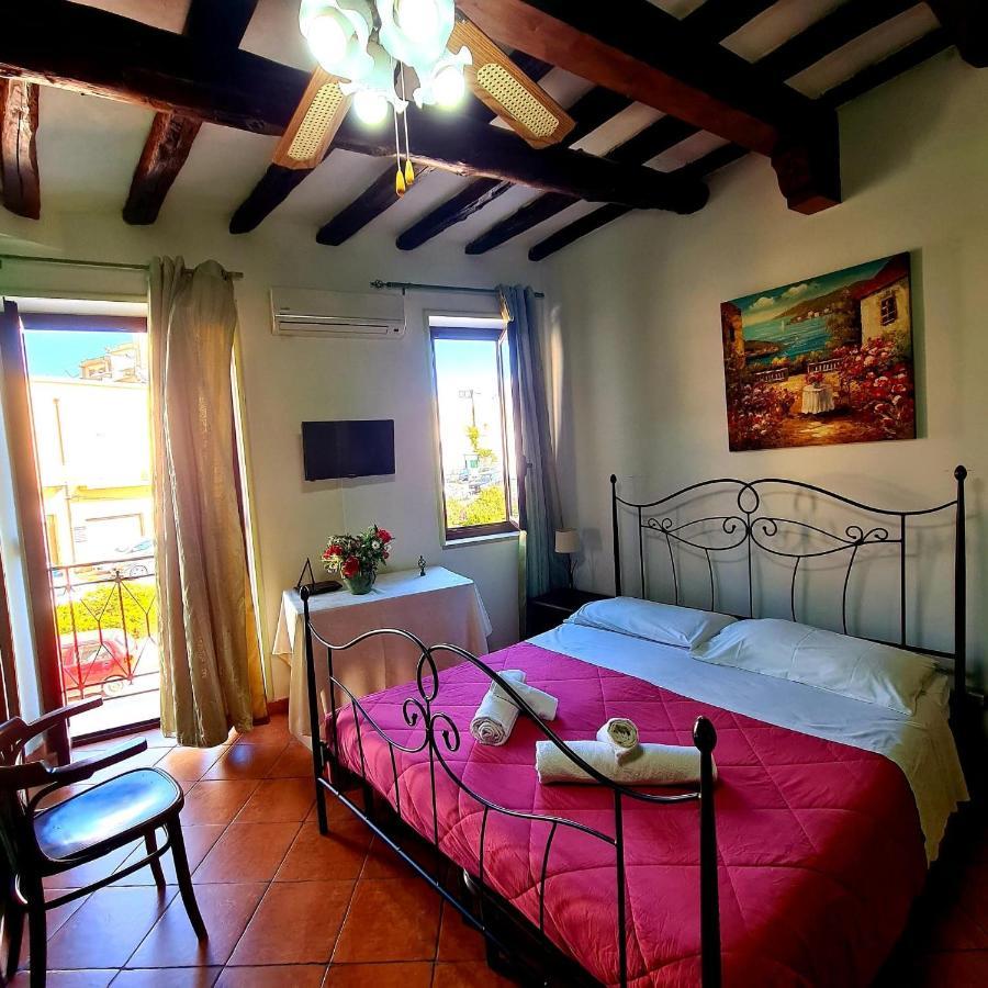 Due Passi Dal Centro Bed & Breakfast Марсала Екстериор снимка