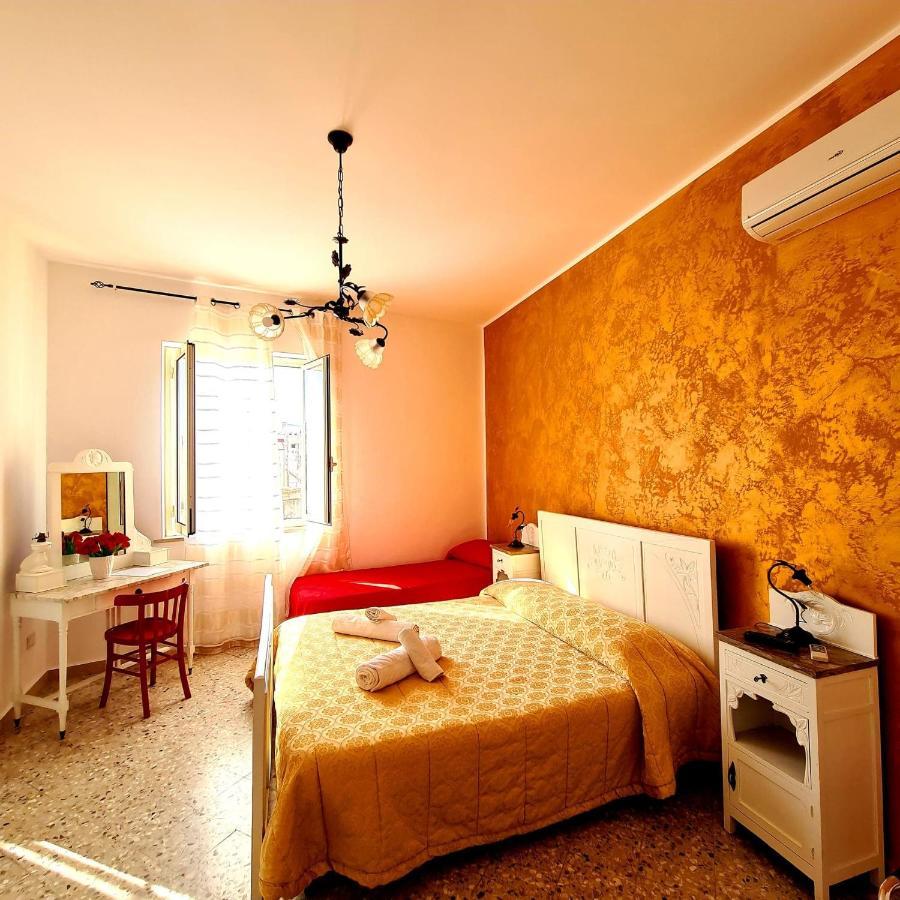 Due Passi Dal Centro Bed & Breakfast Марсала Екстериор снимка