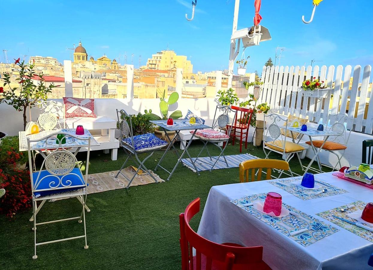 Due Passi Dal Centro Bed & Breakfast Марсала Екстериор снимка