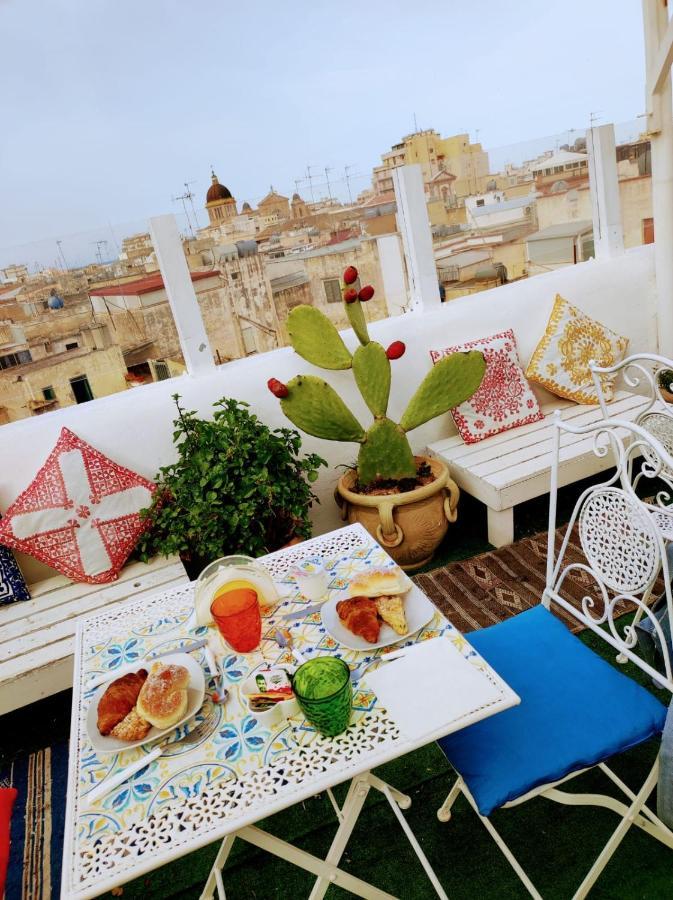 Due Passi Dal Centro Bed & Breakfast Марсала Екстериор снимка