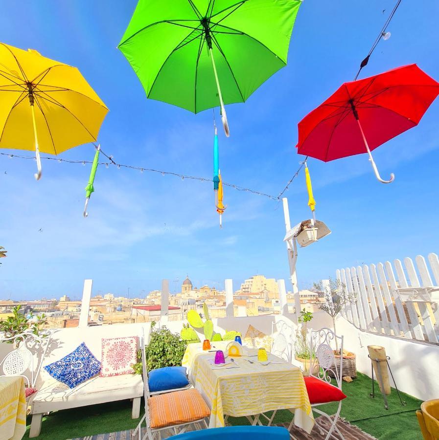 Due Passi Dal Centro Bed & Breakfast Марсала Екстериор снимка