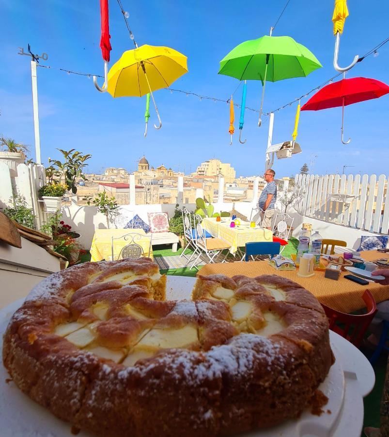Due Passi Dal Centro Bed & Breakfast Марсала Екстериор снимка