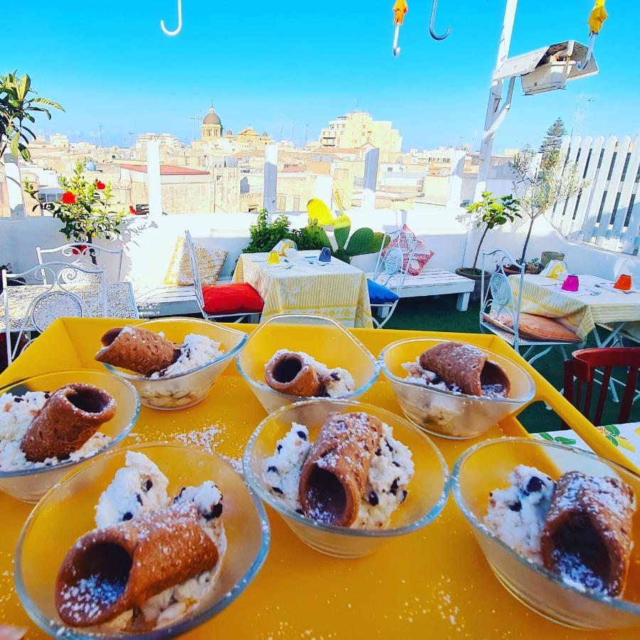 Due Passi Dal Centro Bed & Breakfast Марсала Екстериор снимка