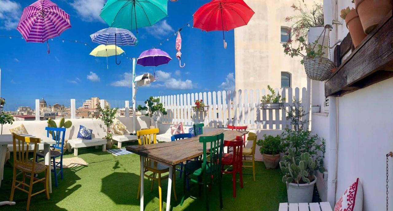 Due Passi Dal Centro Bed & Breakfast Марсала Екстериор снимка