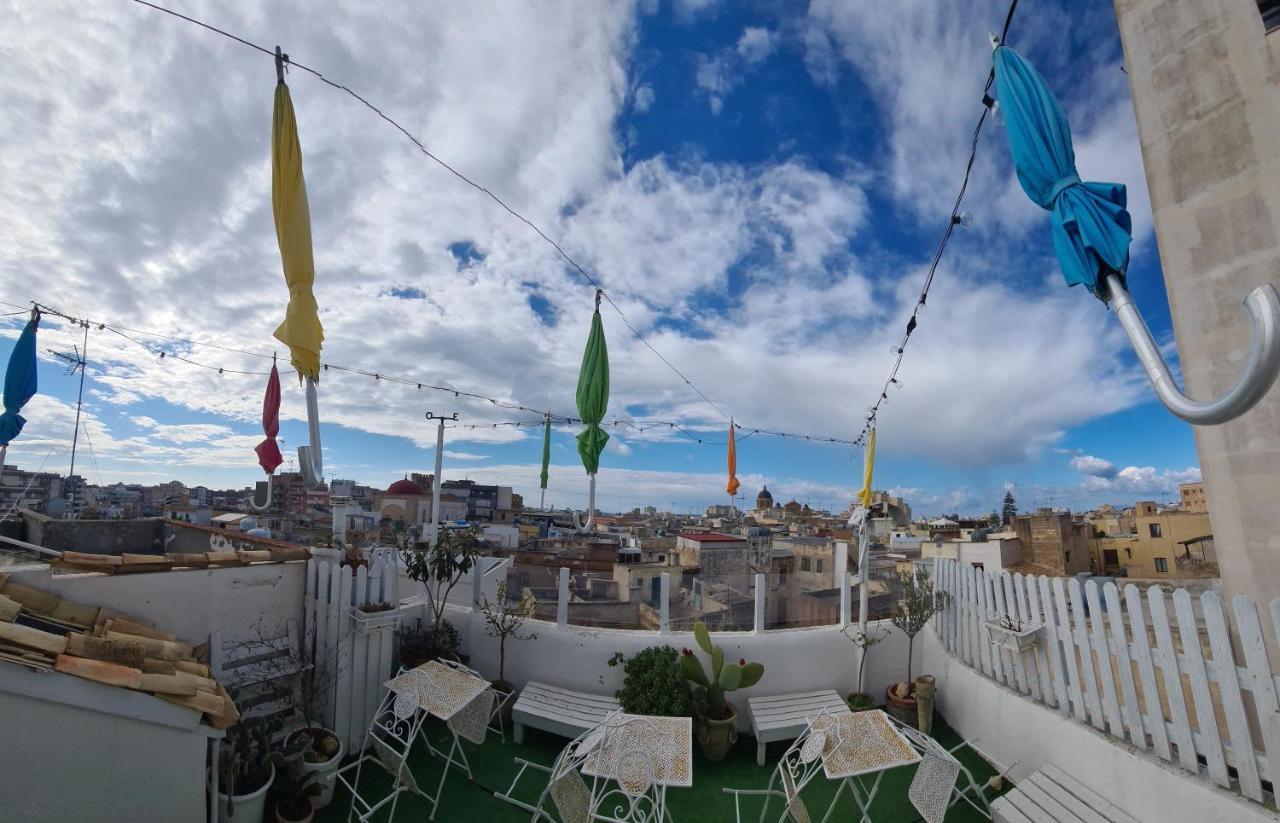 Due Passi Dal Centro Bed & Breakfast Марсала Екстериор снимка